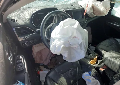 2019 Jeep Cherokee Latitude Plus z USA, uszkodzony, nr VIN 1C4PJMLX3KD102559